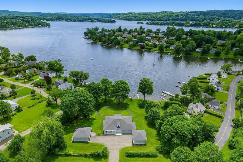 Best Siding Repair pros in Brookfield, CT